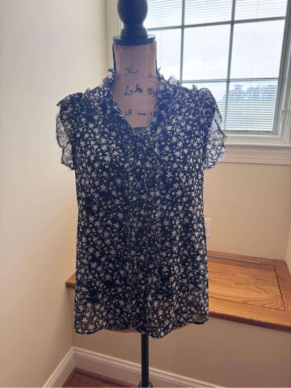 Joie Black Floral Ruffle Cap-Sleeve Blouse